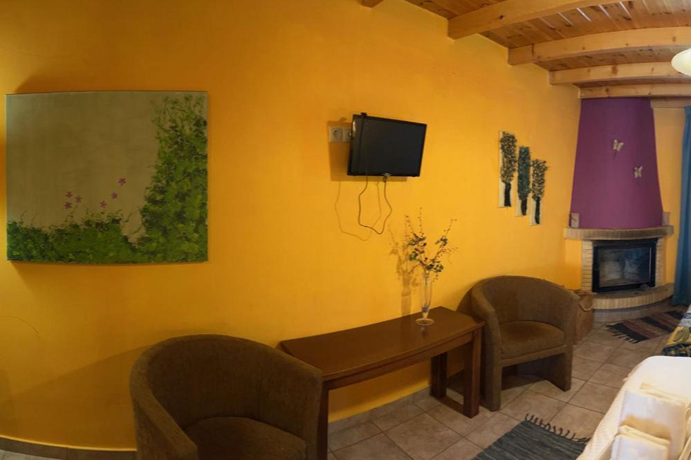Guesthouse Teloni 비티나 외부 사진