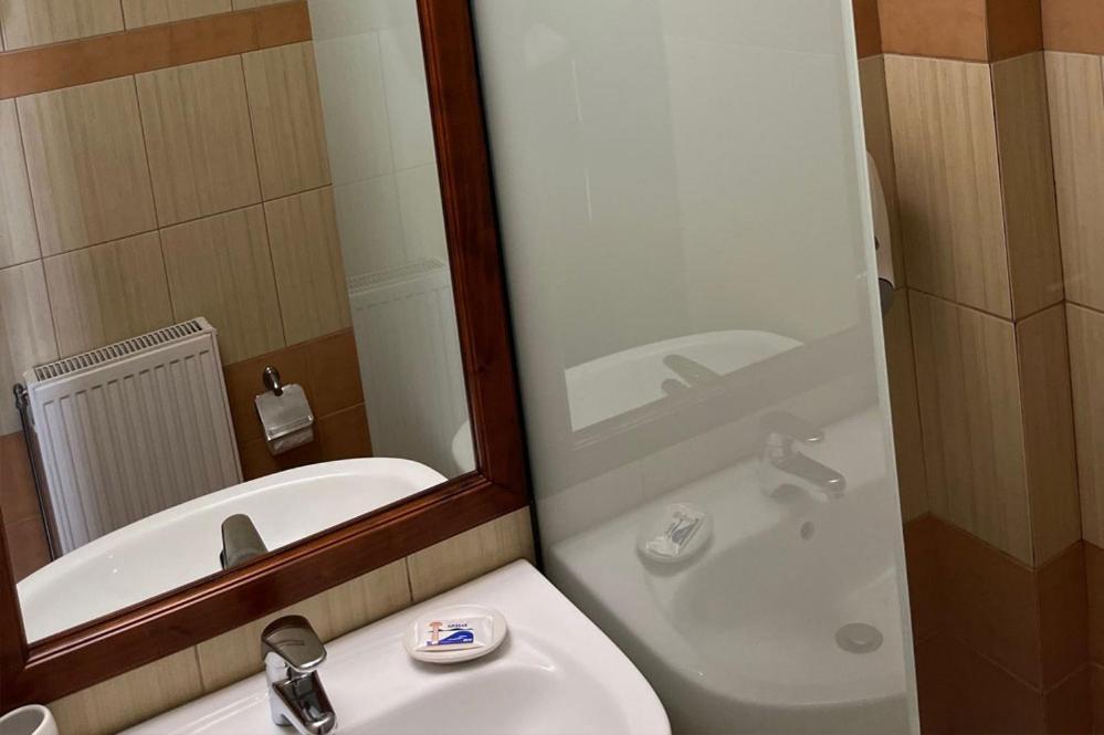 Guesthouse Teloni 비티나 외부 사진